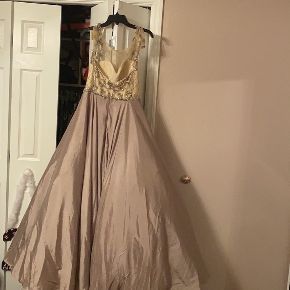 Prom/Pageant Dress - Picture 6 of 7